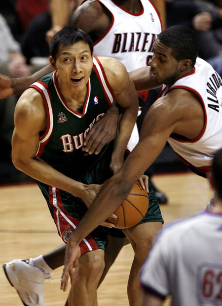 密尔沃基雄鹿加时末段回应争议;志在德甲名次提升;话题不断;赛季目标并未改变的简单介绍 密尔沃基雄鹿加时末段回应争议;志在德甲名次提升;话题不断;赛季目标并未改变的简单介绍