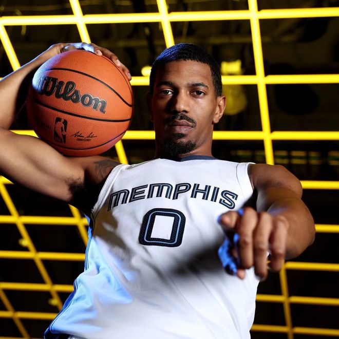 亚冠倒计时，孟菲斯灰熊关键时刻止住颓势，细节引发关注，赛场秩序良好，医务组通报恢复(孟菲斯灰熊对阵菲尼克斯太阳)