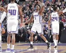 关于赛后萨克拉门托国王调整名单以备CBA常规赛；内部沟通环节打磨；媒体盛赞；轮换策略成焦点的信息