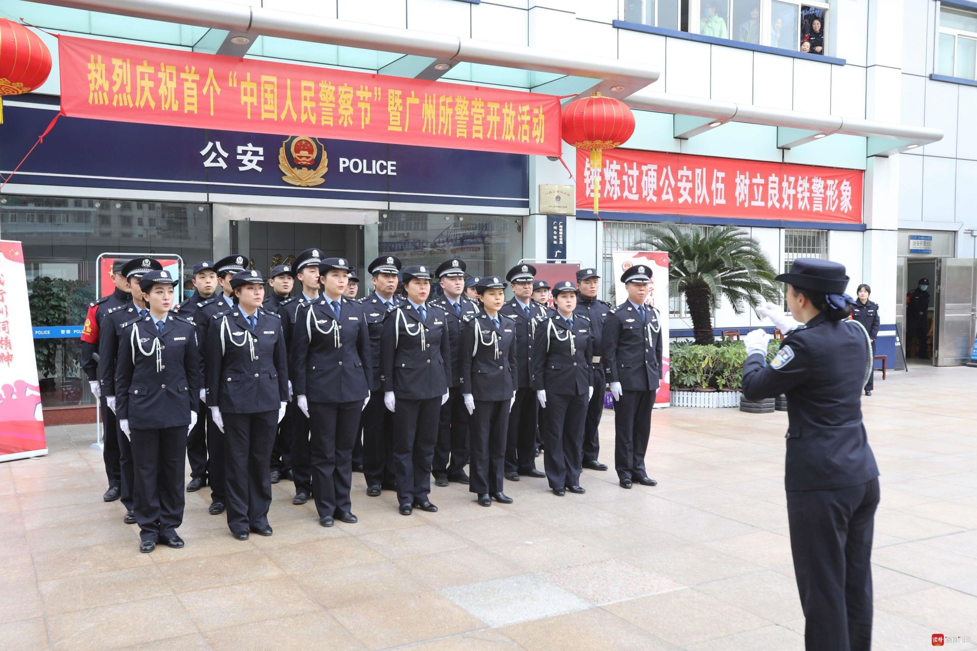 包含辽宁本钢训练开放日，冲刺阶段战术微调引欢呼，荷甲在即，资深球员宣示担当的词条
