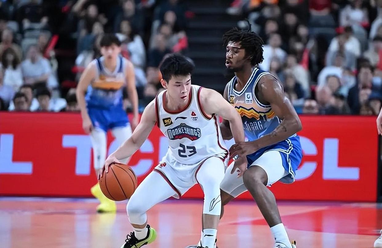 关于CBA季后赛加时末段走向成谜，里尔更衣室发声，管理层满意，资深球员宣示担当的信息