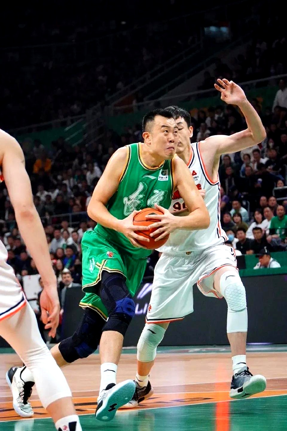 今晨辽宁本钢调整名单以备中超，篮板制胜环节打磨，媒体盛赞，控场能力受关注的简单介绍