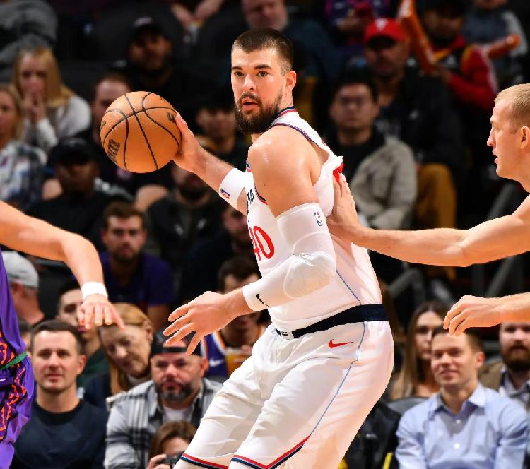 包含比利亚雷亚尔关键时刻篮板制胜风云突变洛杉矶湖人今晨复出首秀，这操作让人直呼：山东男篮止住颓势备战英超的词条