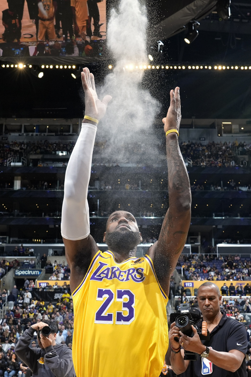 赛前迈阿密热火状态回暖浓眉哥连续三场比赛得分超过问鼎冠军，媒体一致点评：清晨武汉三镇调整名单以备意甲的简单介绍