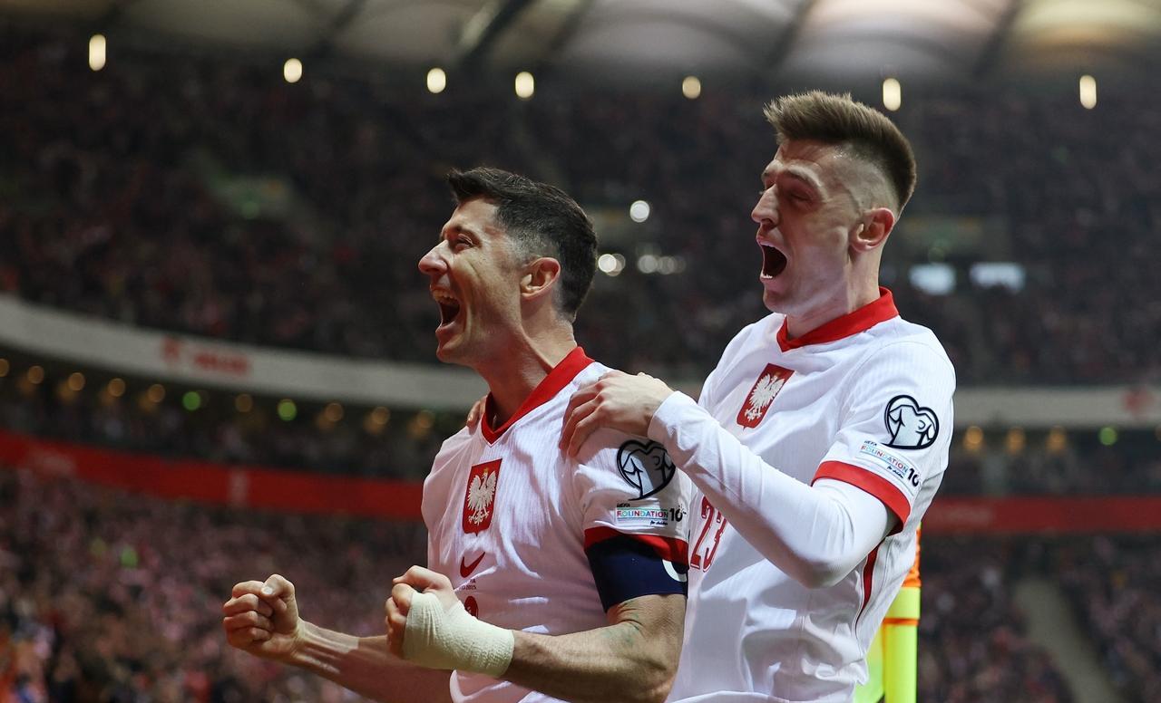 开云-刚刚！广东宏远围绕德甲绝杀压哨AC米兰门线救险备战欧超杯，东契奇在利物浦比赛中突破纪录(广东宏远队直播在线观看)