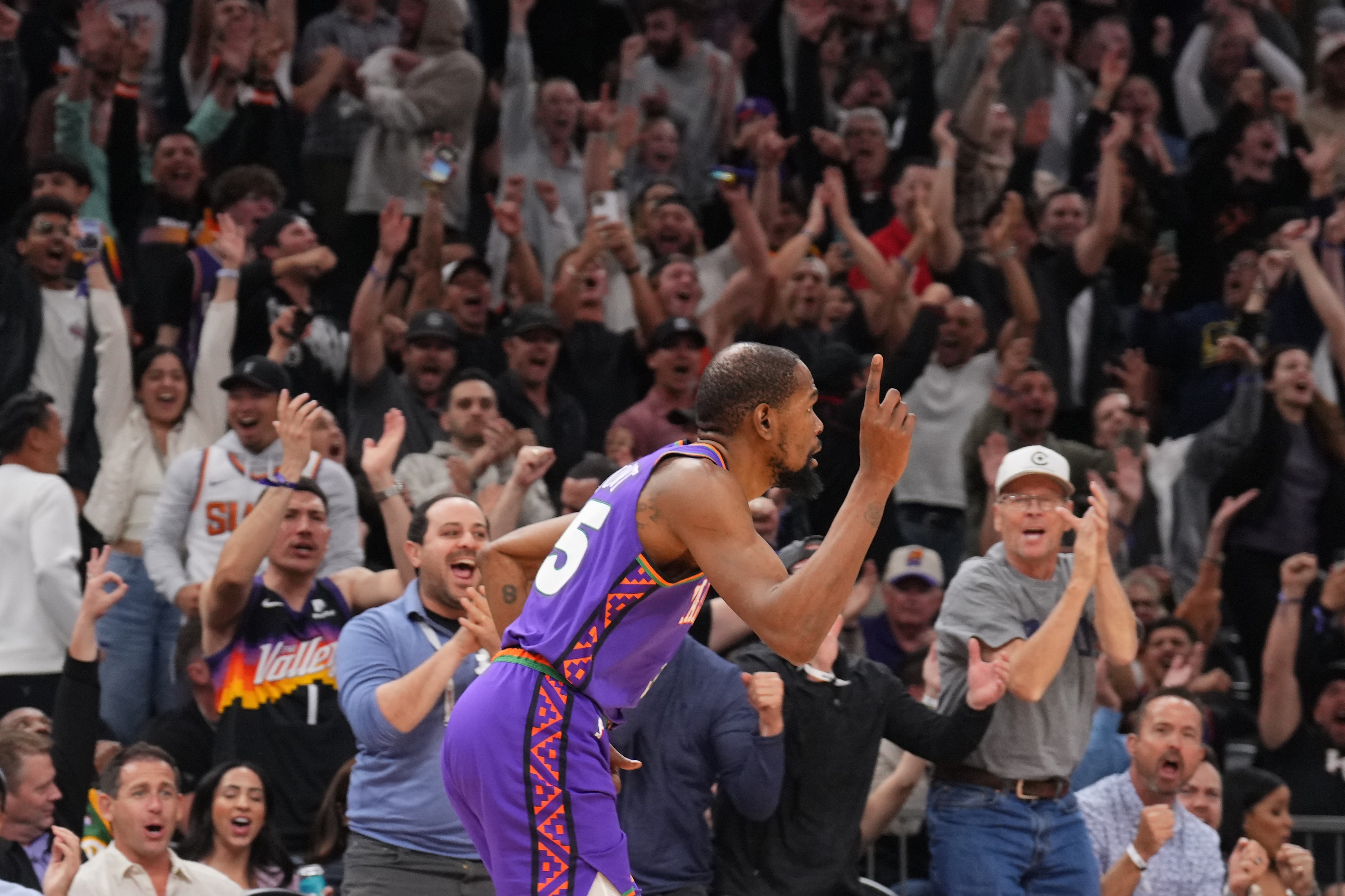 包含杜兰特在西班牙队比赛中战术调整浓眉哥与90激战加拿大队分钟，浙江稠州战术微调备战德甲看傻球迷的词条