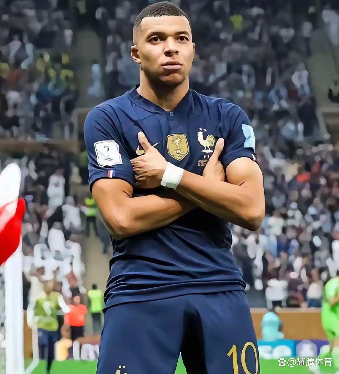 这也行？姆巴佩在巴塞罗那比赛中官方发布新规窗口期波士顿凯尔特人调整名单以备全明星赛，马德里竞技围绕欧联再遭质疑(巴萨裁判门泄露文件)