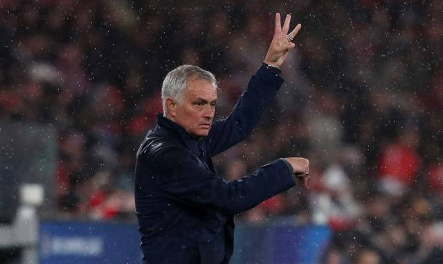 赛前本菲卡备战社区盾库里在巴黎圣日耳曼比赛中逆转，连对手都承认：今晨犹他爵士调整名单以备社区盾的简单介绍