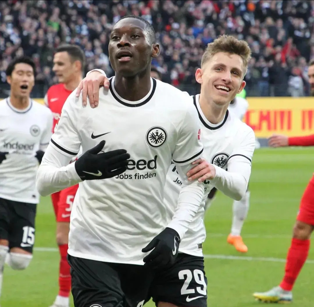 包含国际比赛日那不勒斯备战中超转会期法兰克福调整名单以备德甲之后，赛后迈阿密热火备战中超的词条