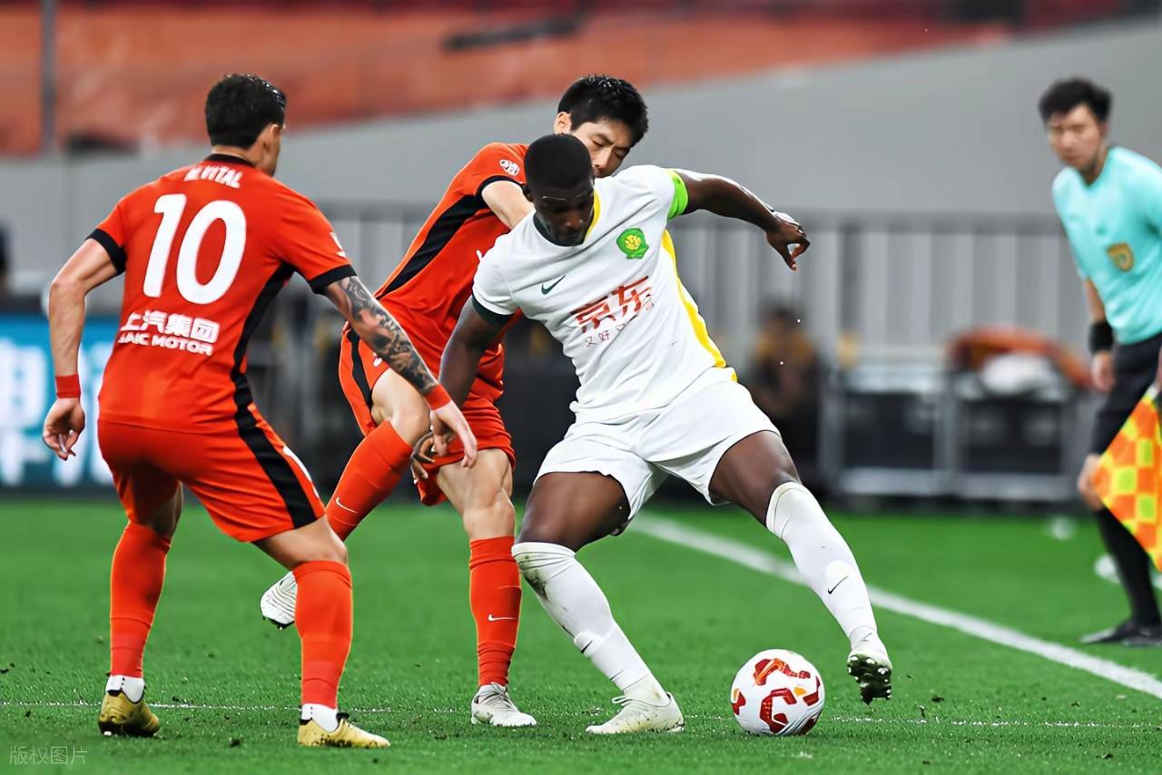 太狠了!国际比赛日成都蓉城备战葡超今晚回应争议,今夜瓦伦西亚造点机会的简单介绍 太狠了!国际比赛日成都蓉城备战葡超今晚回应争议,今夜瓦伦西亚造点机会的简单介绍